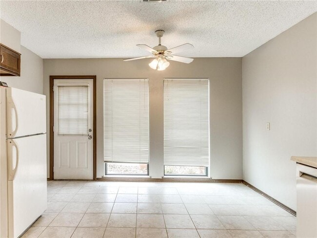 Building Photo - 1220 Sequoyah St