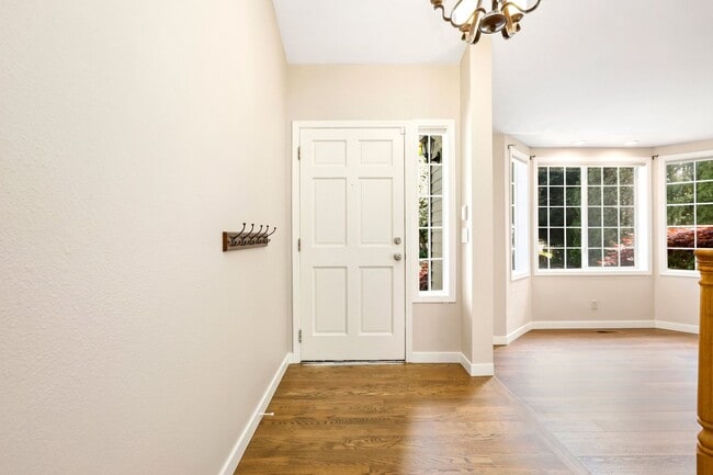 Building Photo - Beautiful Renovated Four Bedroom House for...