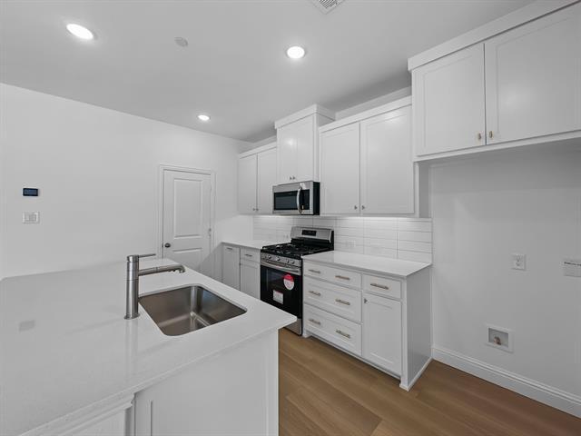 Building Photo - 8980 Samara St