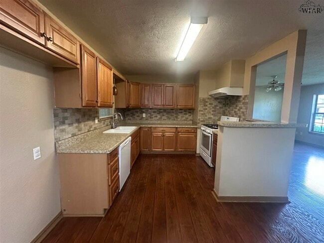 Building Photo - 2828 Newsom Cir