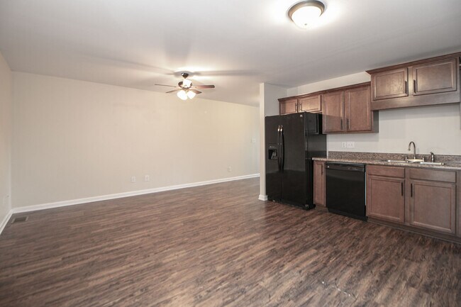 Building Photo - 1716 Thistlewood Dr