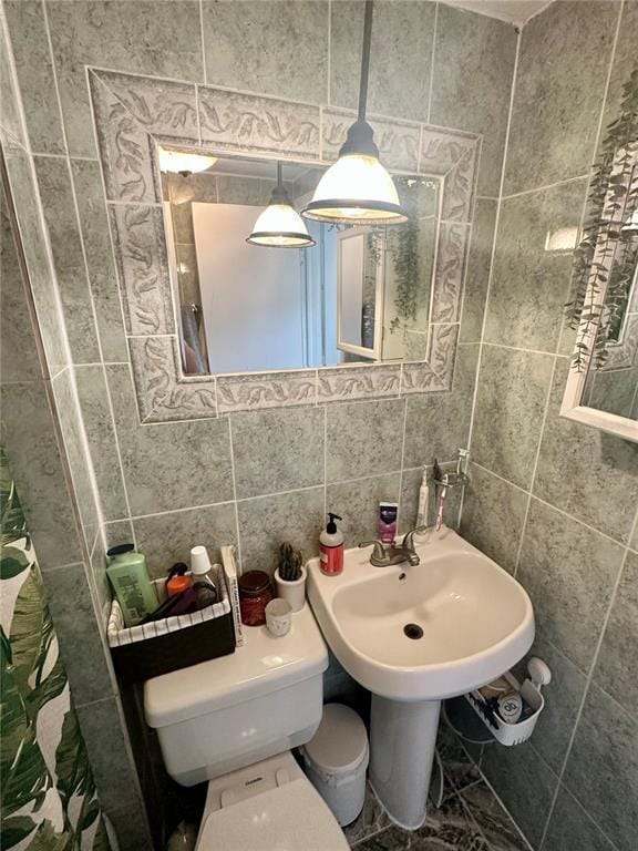 Building Photo - 310 21st Ave S