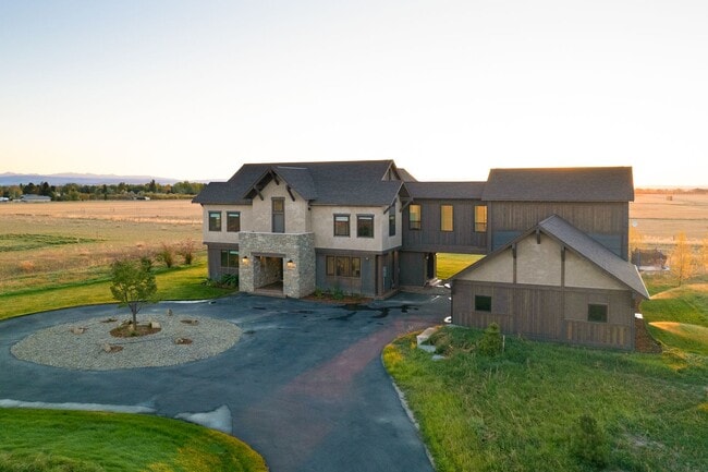 Building Photo - One of a Kind Custom Built Home for Rent in Gallatin Valley!