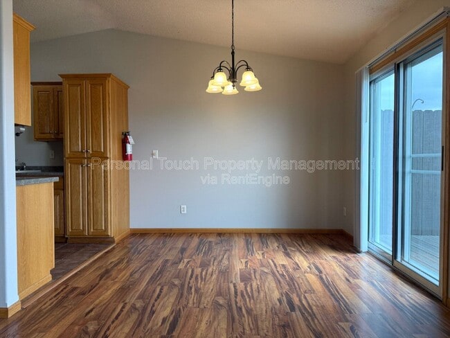 Building Photo - 1143 39th Ave S