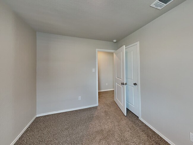 Building Photo - 4244 Thalweg Way