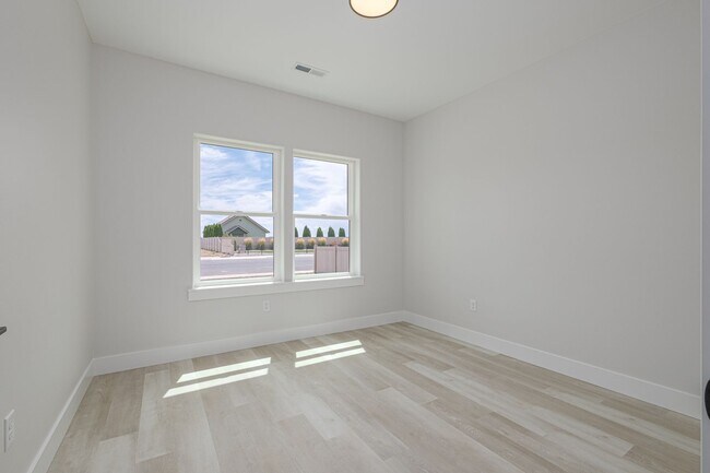 Building Photo - Beautiful New Home for Rent in Quincy