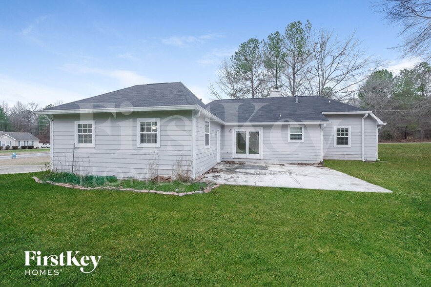 Building Photo - 400 Lone Oak Dr