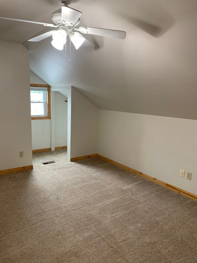 Building Photo - 1818 N Granview Dr