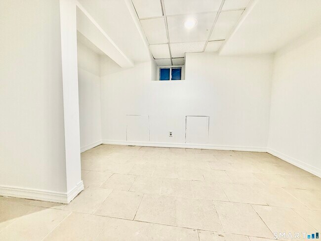 Building Photo - 85 Avery St