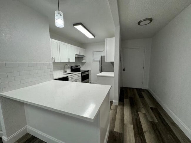 Building Photo - 5525 SW 41st St