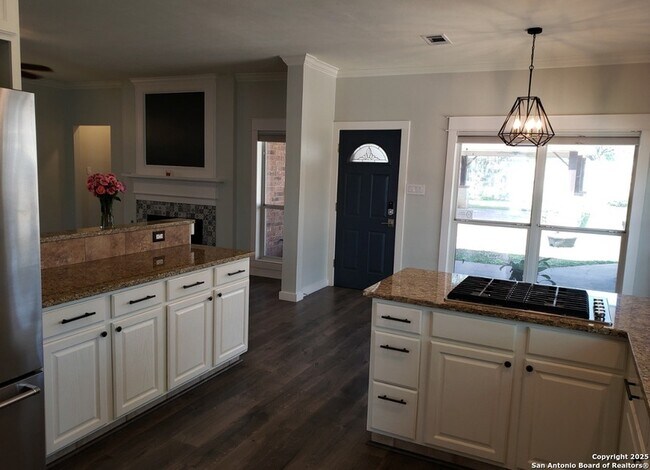 Building Photo - 4111 Antlers Lodge Rd