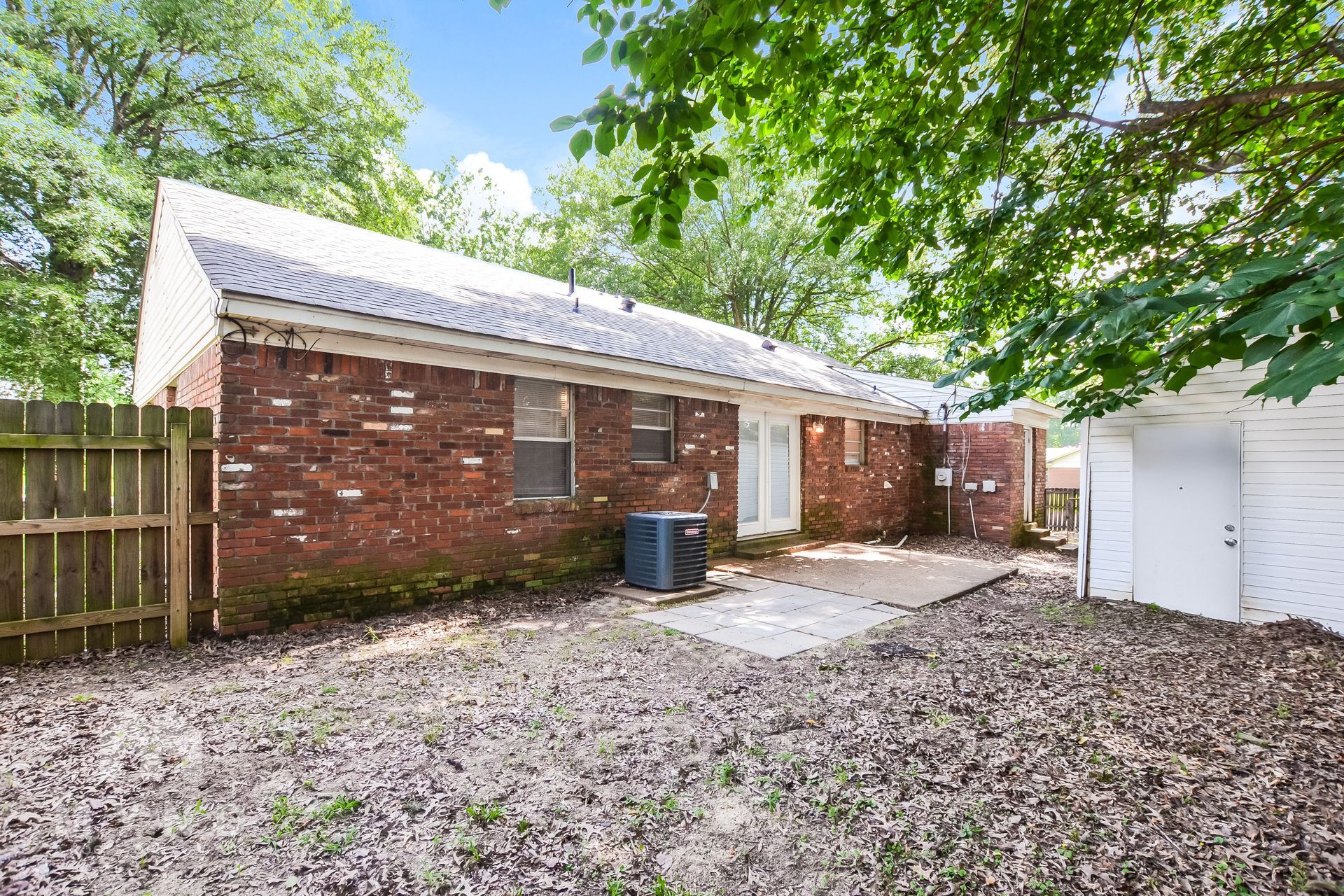 Building Photo - 2154 Ashland Dr