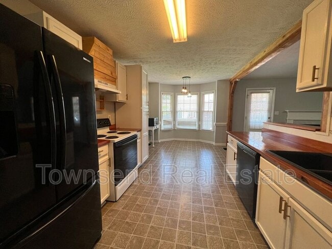 Building Photo - 539 Killeen Rd