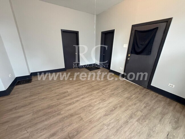 Building Photo - 612 Wayne-