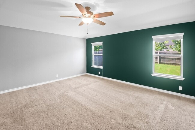 Building Photo - 4 Bedroom/2.5 Bath Tausch Farm Subdivision