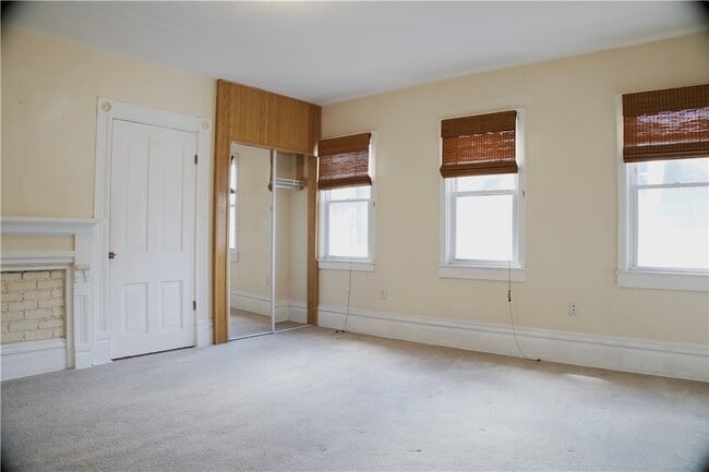 Building Photo - 23 Kosciusko Way