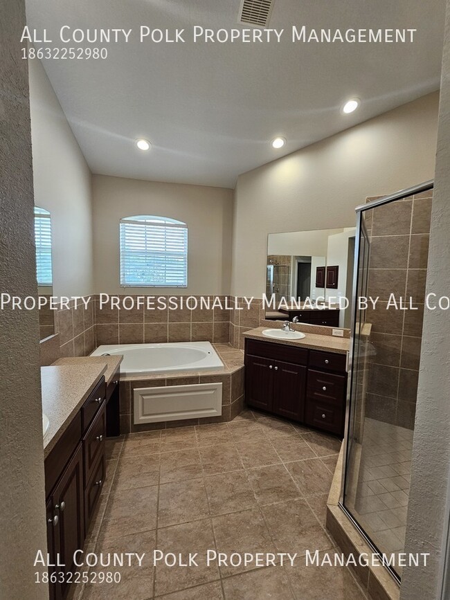 Building Photo - Show Stopper! 3/2 Grasslands Condo for Rent