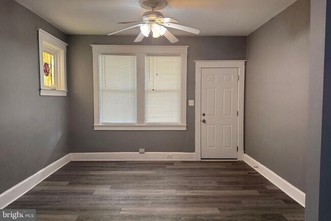 Building Photo - 2502 Halcyon Ave