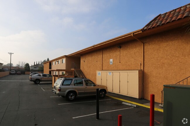 Building Photo - Broadway Square Apartments