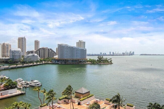 Building Photo - 1111 Brickell Bay Dr