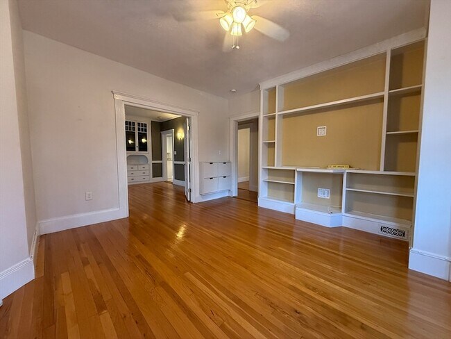 Building Photo - 10 Grovenor Rd