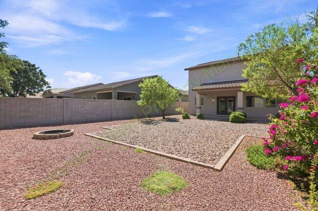 Building Photo - 1546 W Alder Rd