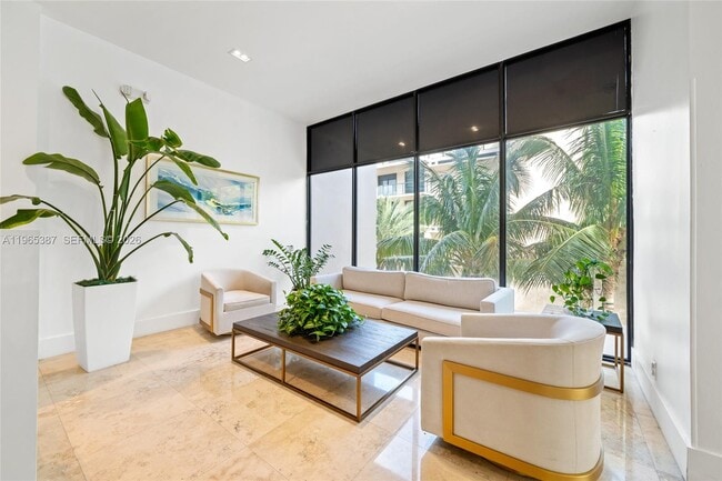 Building Photo - 2101 S Ocean Dr