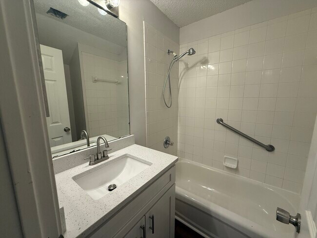 Building Photo - 5458 Hidden Gardens Dr