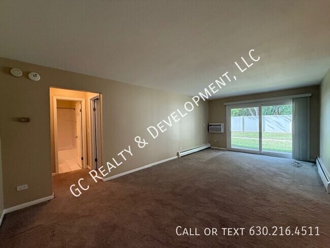 Building Photo - 268 N Carter St