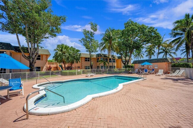 Building Photo - 770 SE 2nd Ave