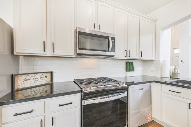 Building Photo - 15203 Lake Powell Dr