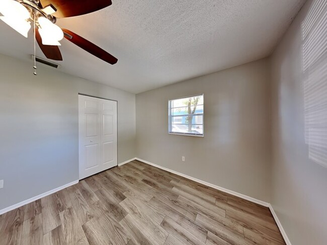 Building Photo - MOVE IN SPECIAL***3/1.5 Home With New Luxu...