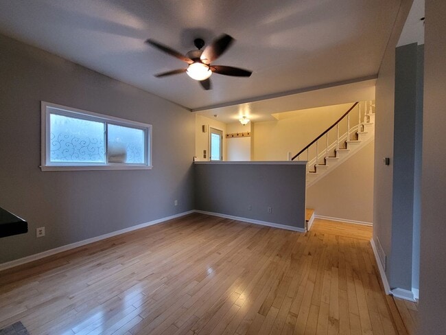 Building Photo - Beautiful 2 Bedroom Home in South Side - C...