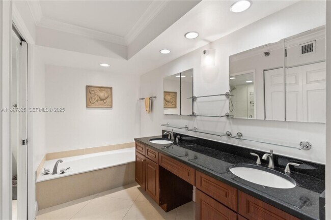 Building Photo - 19101 NE 36th Pl