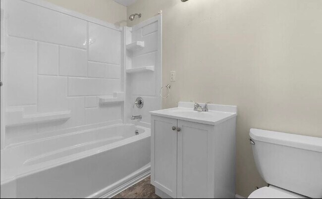 Building Photo - 232 Jarnigan Ave