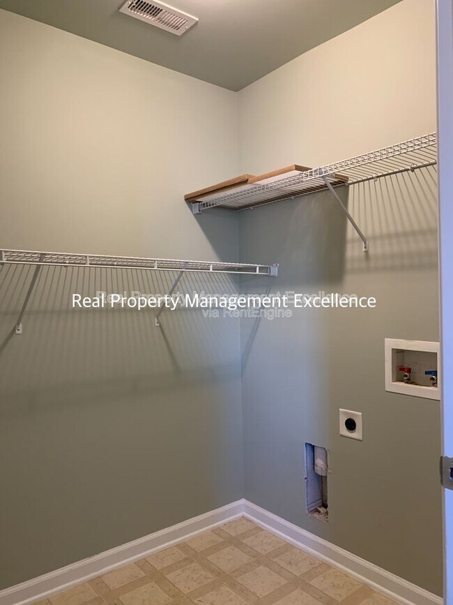 Building Photo - 3116 Guiding Light Rd