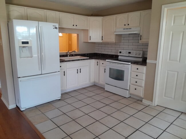 Primary Photo - 2429 19th Ave N