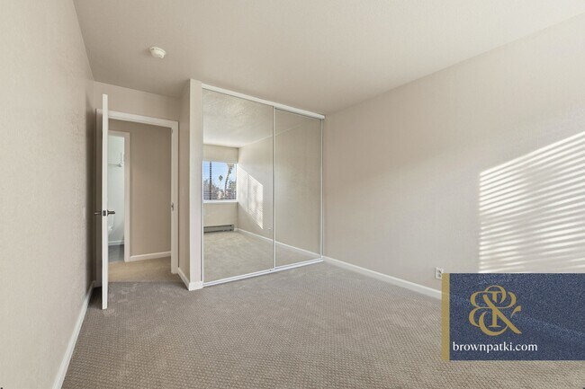 Building Photo - 916 Beach Park Blvd