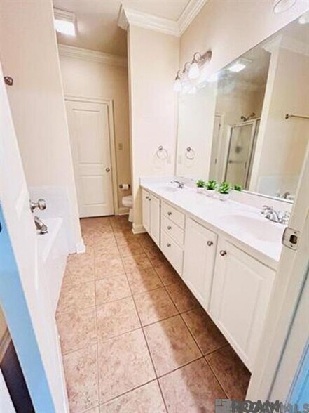 Building Photo - 4848 Windsor Village Dr