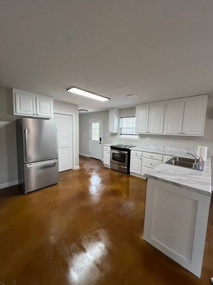 Building Photo - 456 N Ridge Estates