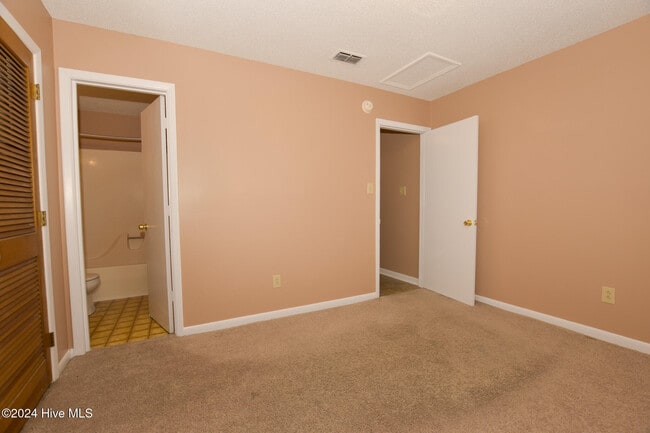 Building Photo - 1621 Halltown Rd