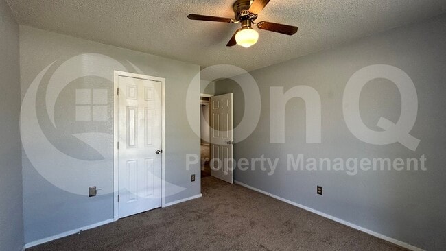 Building Photo - 4904 Brookhollow Dr