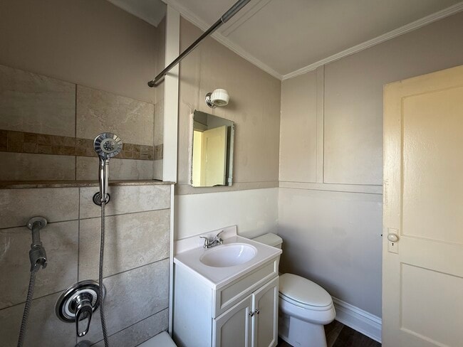 Building Photo - 2053 N Kenneth Ave