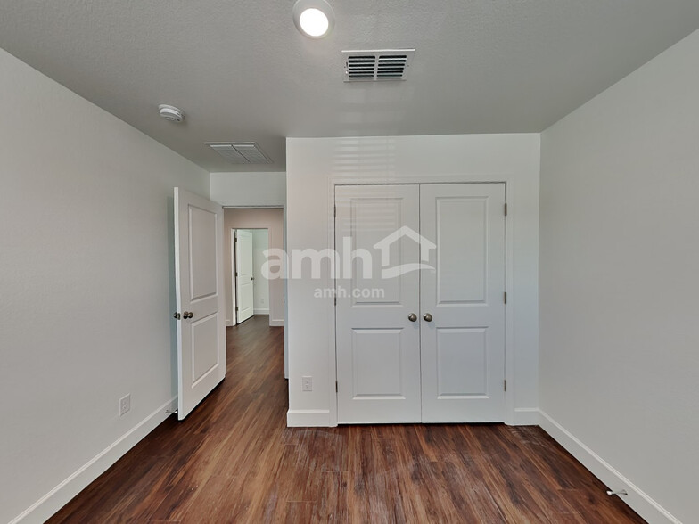 Building Photo - 9636 Harkes Dr