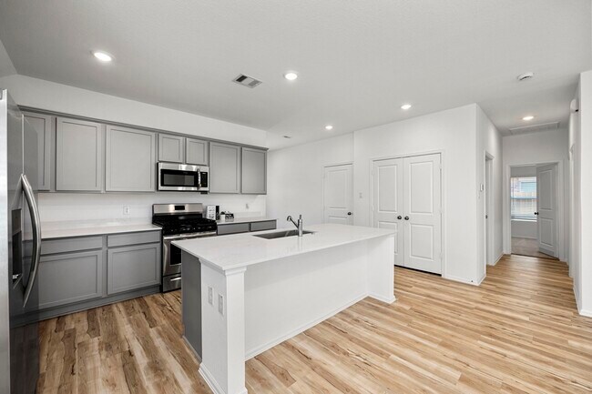 Building Photo - 7339 Bartoncliff Dr