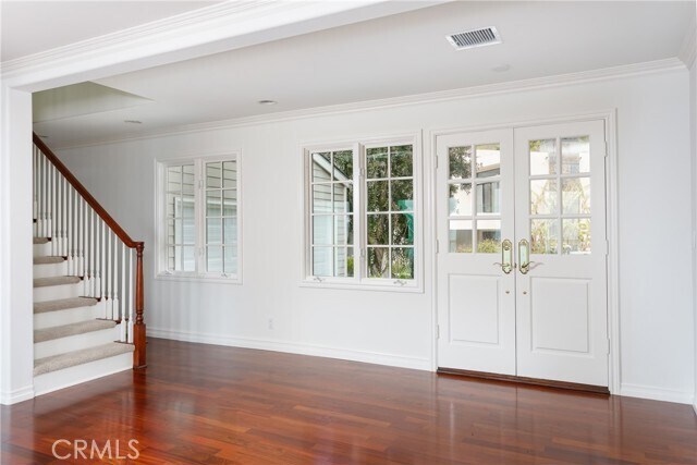 Building Photo - 575 Nyes Pl