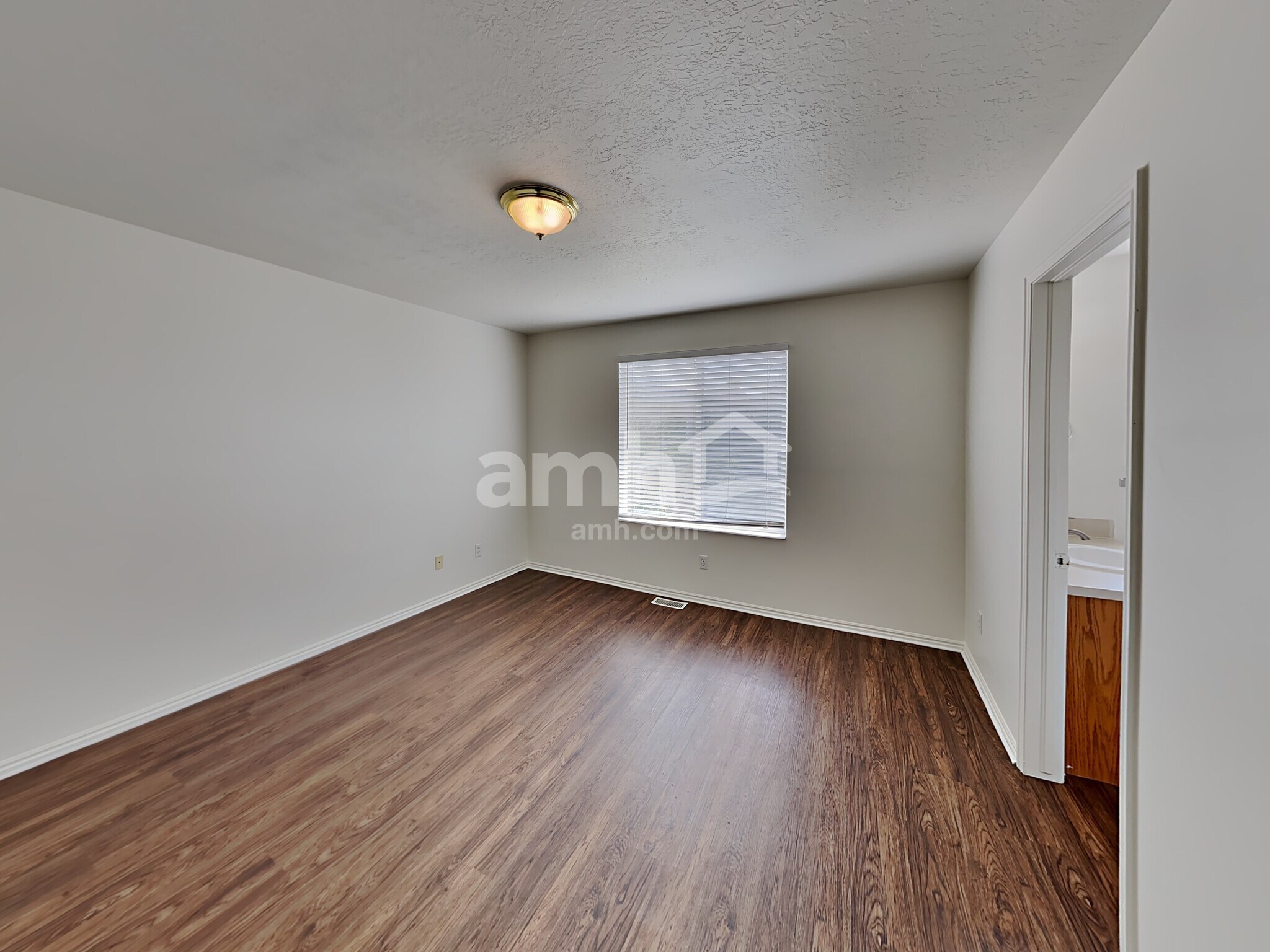 Building Photo - 923 Canfield Dr