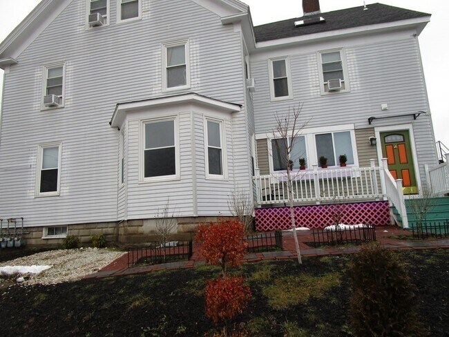 Building Photo - 226 Irving St