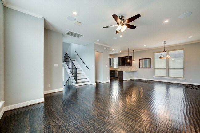 Building Photo - 5711 Allen St