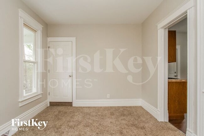 Building Photo - 374 Jay St